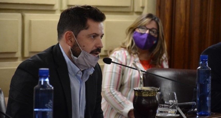 Castell&oacute;: &ldquo;El agua corriente en Adelina y Los Hornos  es una vieja deuda pol&iacute;tica&rdquo;