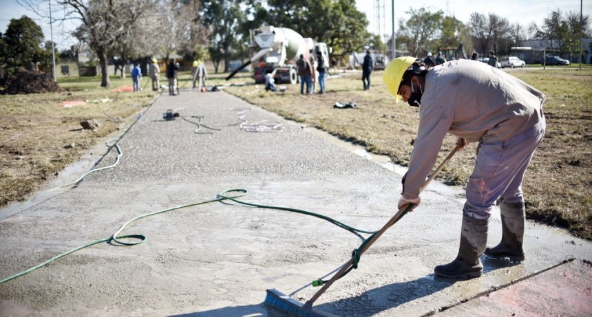 La plaza de Los Troncos se est&aacute; convirtiendo en un espacio verde de calidad