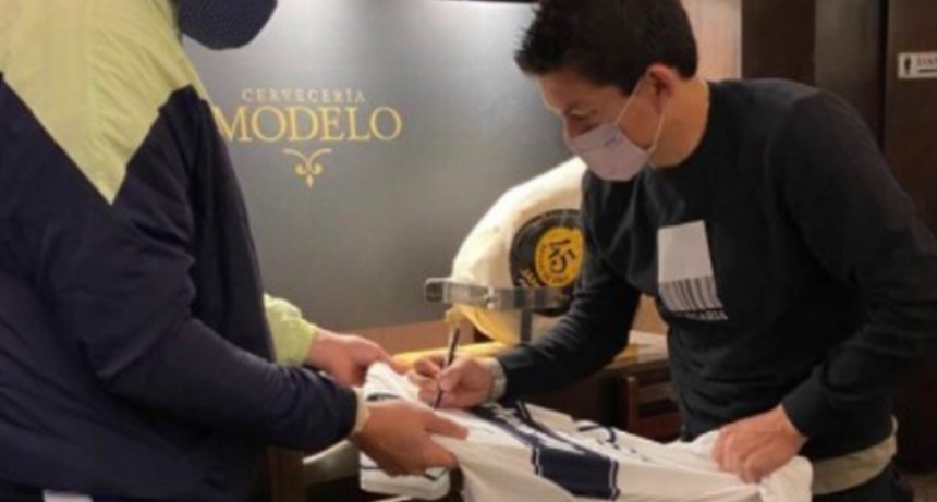 El Pulga Rodr&iacute;guez formaliza su llegada a Gimnasia y Esgrima La Plata