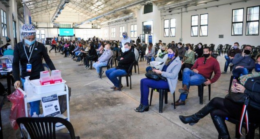 Santa Fe ya supera a Buenos Aires y C&oacute;rdoba en porcentaje de vacunados