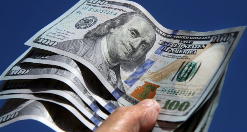 El d&oacute;lar blue se dispar&oacute; a $239, en otro r&eacute;cord hist&oacute;rico
