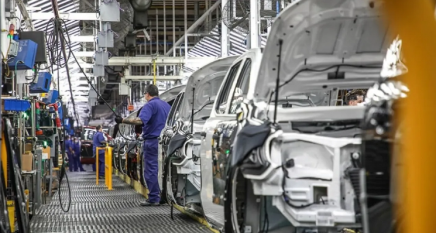 La fabricaci&oacute;n de veh&iacute;culos subi&oacute; cerca de un 15% interanual en mayo