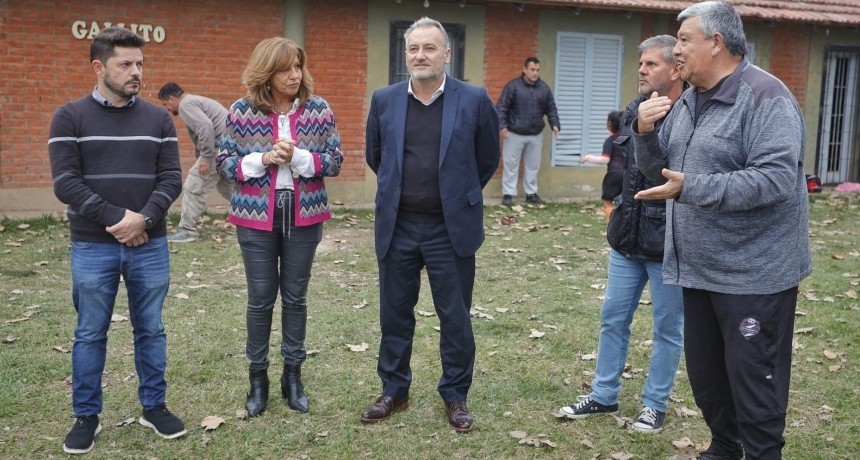 Castell&oacute; y Lewandoski entregaron materiales a clubes del norte de la ciudad