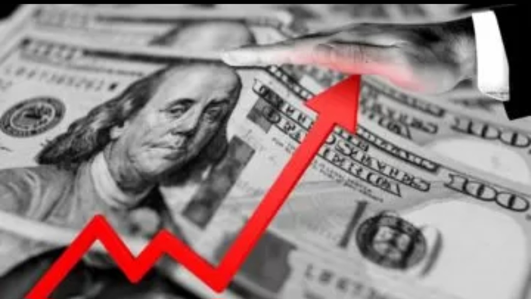 El dólar blue continuó su escalada y la brecha se acerca al 50%