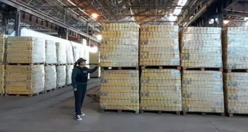 El Gobierno dijo que hoy empieza a repartir los alimentos acopiados