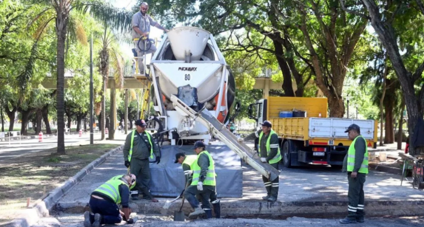 Comenz&oacute; la construcci&oacute;n del tercer manda-peat&oacute;n en el lado este de avenida Almirante Brown y Patricio Cullen