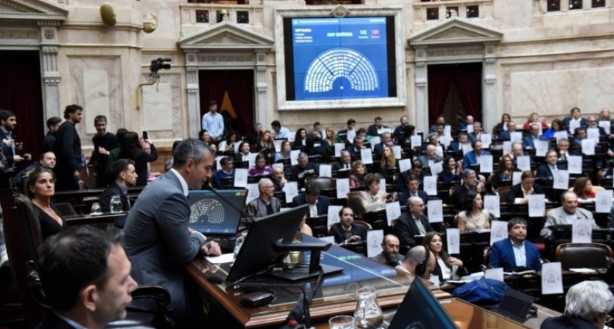 Diputados dio media sanci&oacute;n al aumento de jubilaciones y una suba del bono a $110 mil