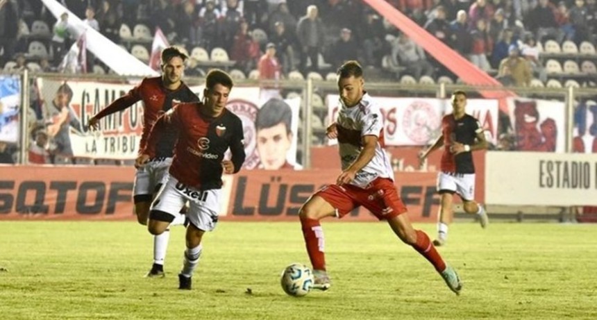 Col&oacute;n cerr&oacute; la primera parte del torneo con otra derrota en condici&oacute;n de visitante