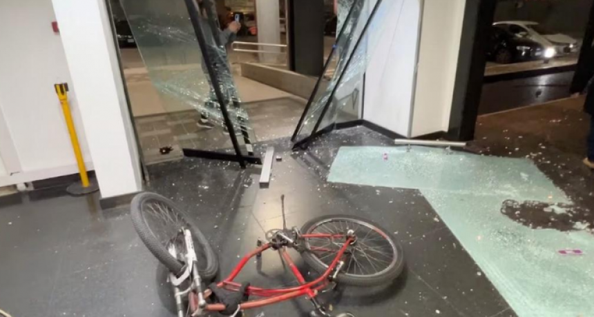 Militantes K atacaron estudios de TN y El Trece: autos, bicis y vidrios rotos