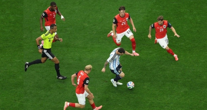 Con dos goles de Lionel Messi, Argentina venci&oacute; a Austria y asegur&oacute; su pasaje a 16avos del Mundial