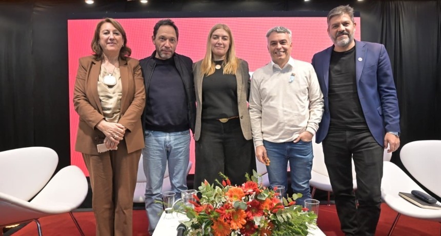 El Partido Socialista impulsa una alternativa para 2027 con consenso de un amplio arco opositor