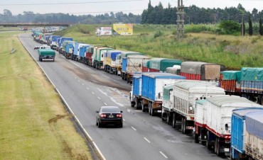 Los transportistas llegaron a un acuerdo y levantaron el paro