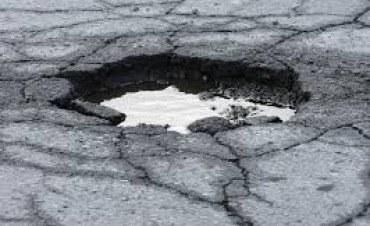 El Concejo aprob&oacute; tomar deuda por $ 86,5 millones para arreglar baches