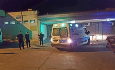 Una mujer se encuentra en estado delicado tras un fuerte choque