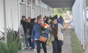 Vuelve el mercado de flores al Cementerio Municipal