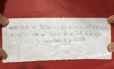 Amenazan a docente con dos molotov para que los apruebe