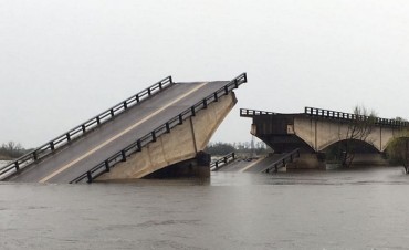 Un cuerpo fue hallado cerca del puente roto de Corrientes