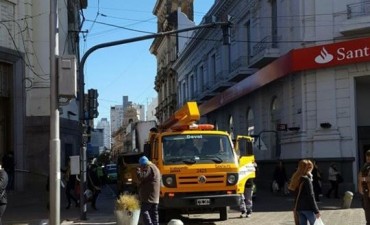 Obras de semaforizaci&oacute;n en la peatonal