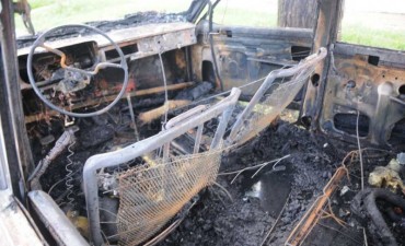 Quemaron un auto en Candioti norte