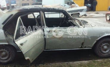 Incendiaron un cami&oacute;n y un auto en la ciudad de Santa Fe