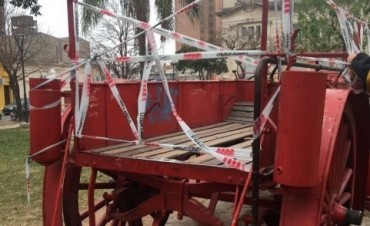 Clausuraron el tradicional carro de bomberos de la plaza San Mart&iacute;n