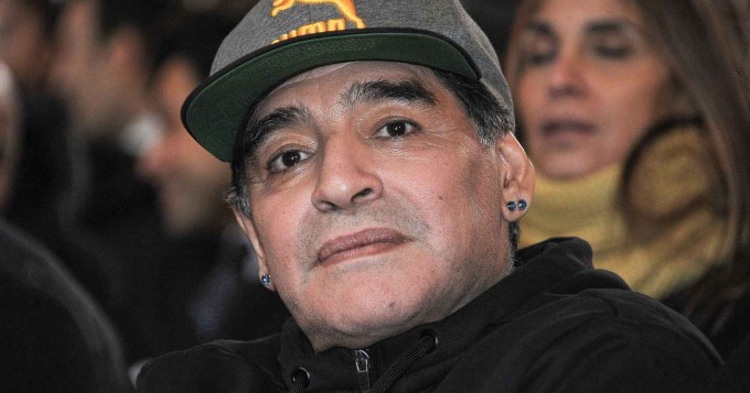 Maradona: "Mi?&nbsp;invitaci&oacute;n a la boda se perdi&oacute; por alguna parte"