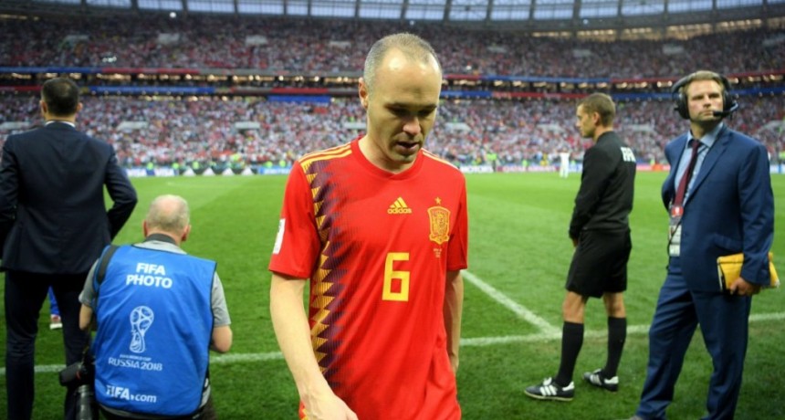 Andr&eacute;s Iniesta anunci&oacute; que no jugar&aacute; m&aacute;s con Espa&ntilde;a