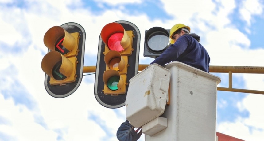 El Municipio coloca decrementadores en todos los semáforos de la Ciudad