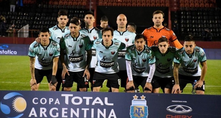 Colón ganó en los penales y avanza en la Copa Argentina