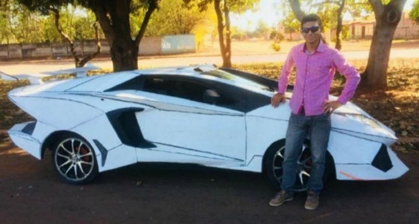 Transformó a su Fiat Uno en un Lamborghini