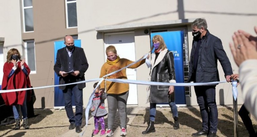 Se realiz&oacute; la entrega de 18 viviendas en barrio Acer&iacute;a