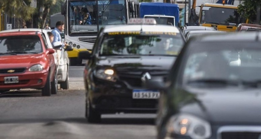 La Municipalidad extendi&oacute; las licencias de taxis y remises