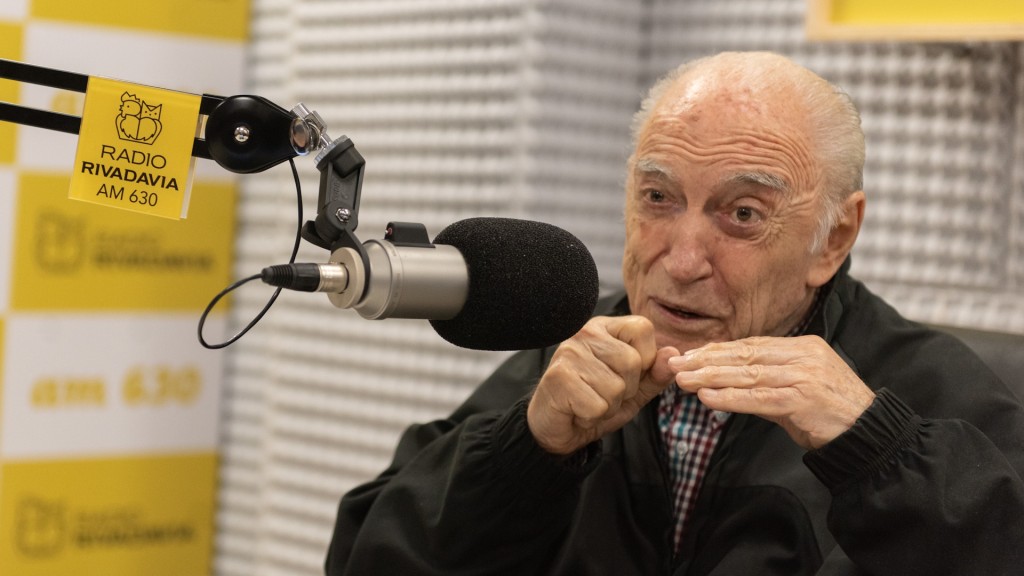 Murió a los 90 años Cacho Fontana, una voz irrepetible de la radio y la televisión argentina