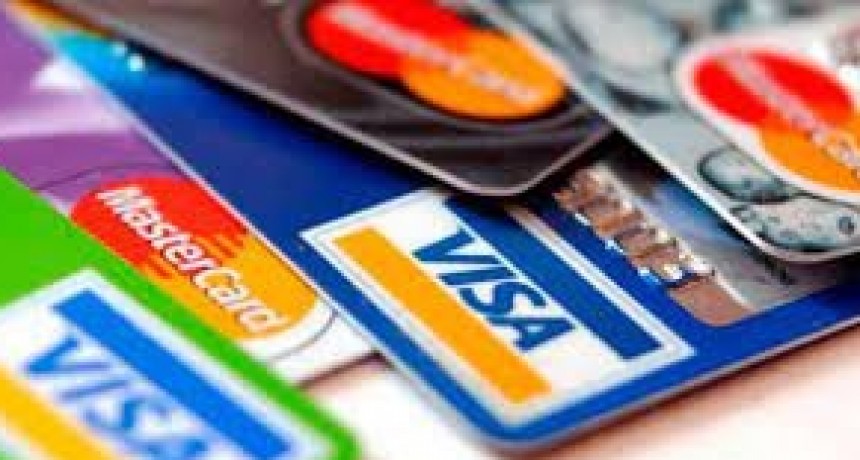 Proh&iacute;ben pago en cuotas para compras en el exterior con sistema puerta a puerta