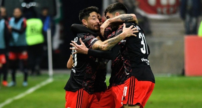 River levant&oacute; cabeza y gole&oacute; a Barracas Central, por la Copa Argentina