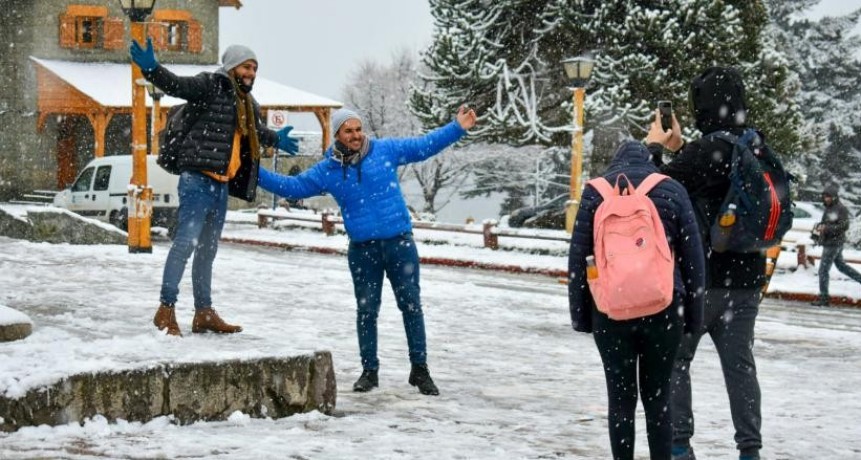 M&aacute;s de 2,5 millones de turistas viajaron en esta temporada de invierno r&eacute;cord