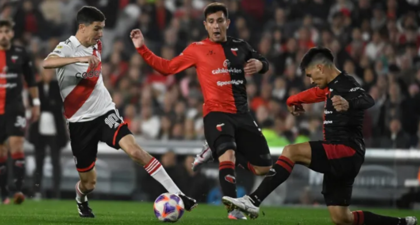 Col&oacute;n no le hizo fuerza a River y perdi&oacute; por 2 a 0 en el Monumental