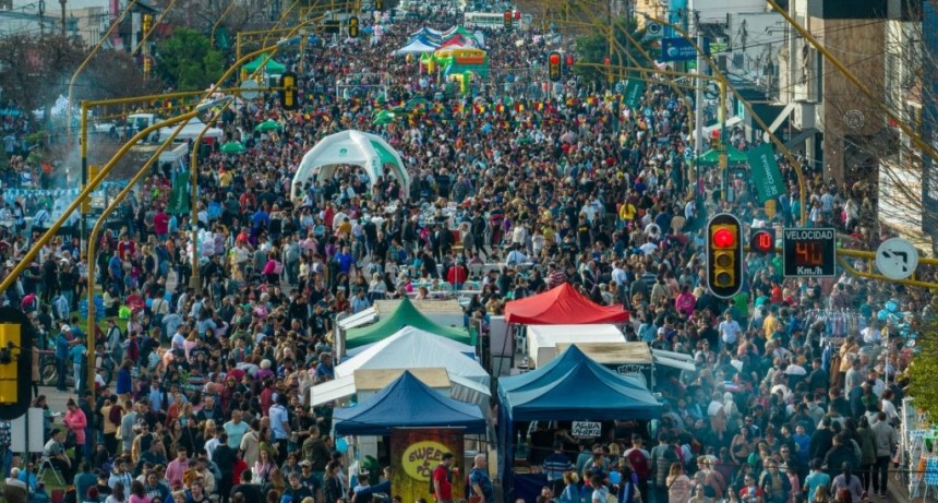Con una fiesta multitudinaria, se celebr&oacute; la Independencia en Arist&oacute;bulo del Valle