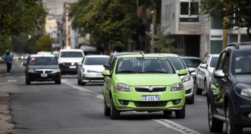 A casi 20 d&iacute;as del plazo estipulado, la mitad de los taxis a&uacute;n no cuentan con el sistema de pago electr&oacute;nico