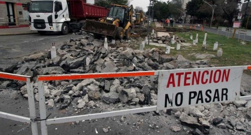 Bulevar y Urquiza: la obra del socav&oacute;n avanza a paso firme