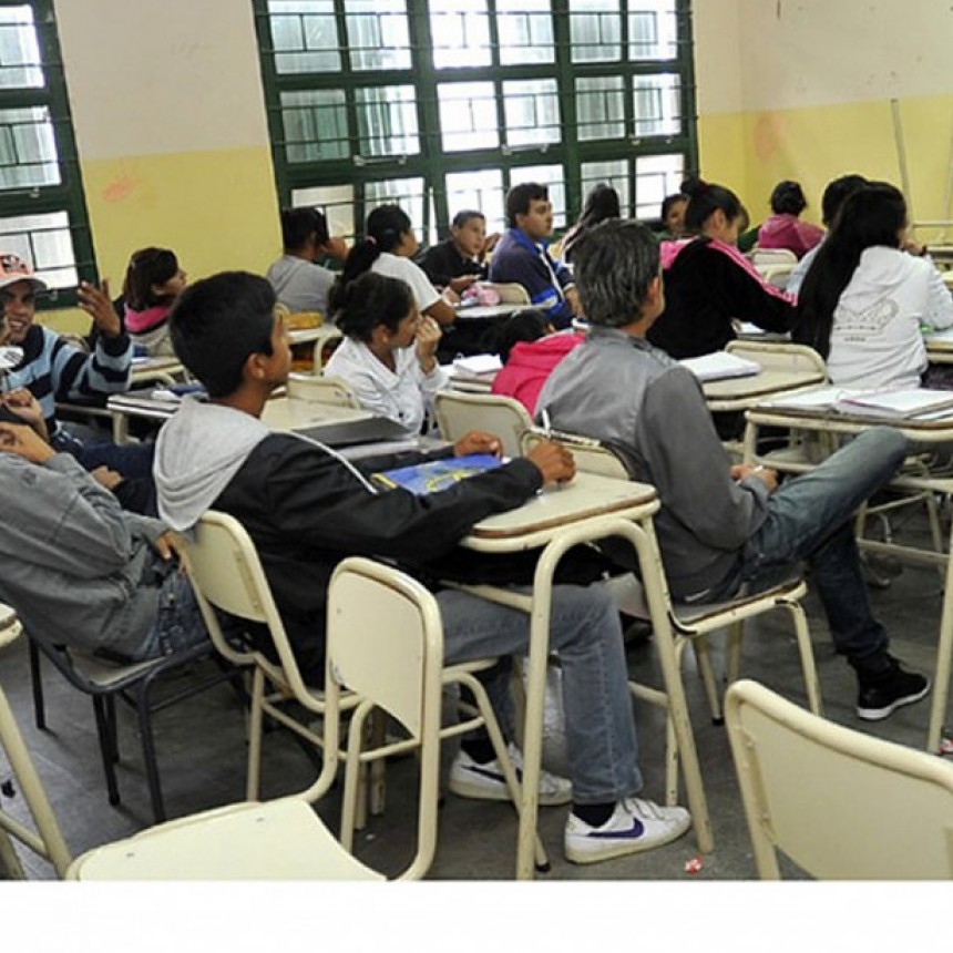 La mitad de los j&oacute;venes no estudia despu&eacute;s del secundario