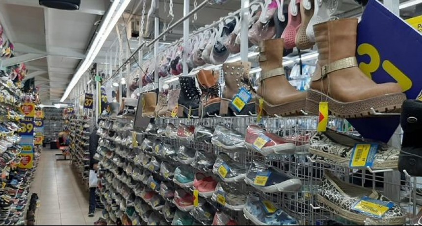 El Gobierno elimin&oacute; controles aduaneros para ropa y calzado que ingresan al pa&iacute;s