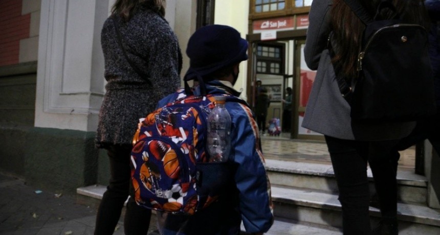 Se retoman las clases, entre reclamos salariales y planes de lucha en todos los niveles