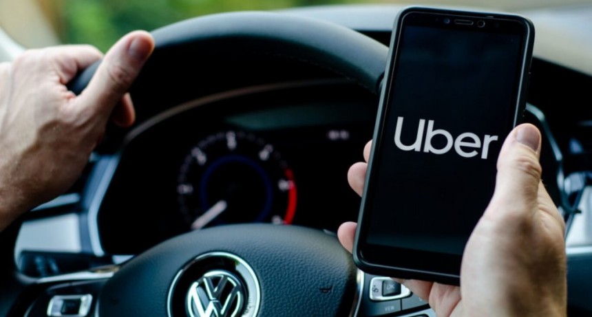 Se abri&oacute; el registro municipal para conductores Uber y otras plataformas electr&oacute;nicas