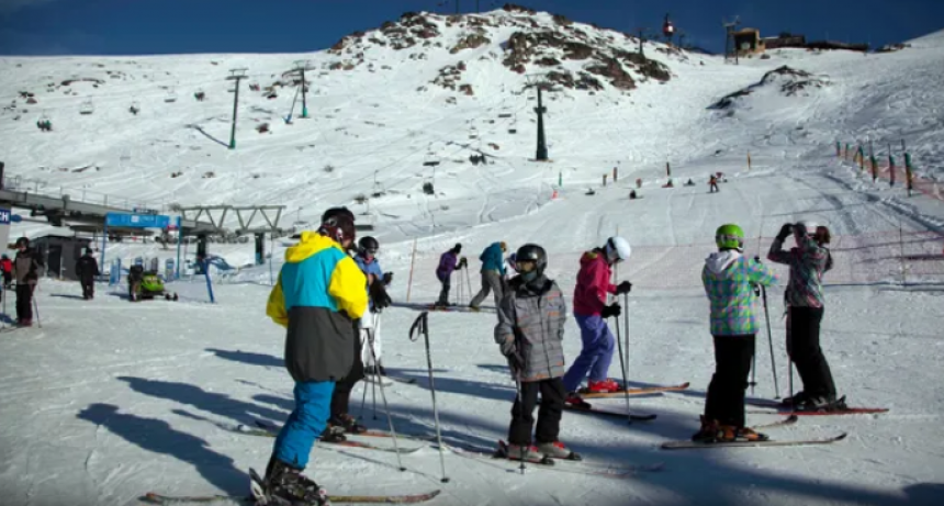 Viaje de estudios: los precios de los paquetes a Bariloche se duplicaron
