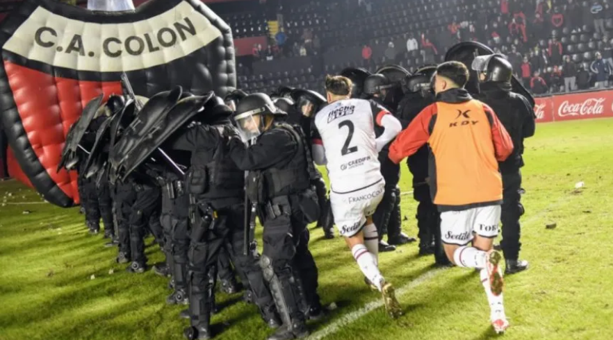 Colón-Mitre, se reanuda a las 11 de la mañana a puertas cerradas