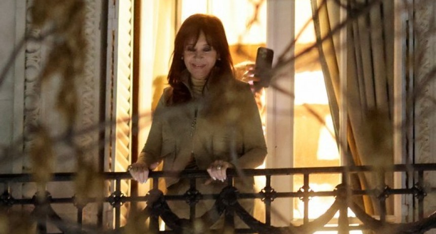 La Justicia consider&oacute; que Cristina Kirchner debe seguir con prisi&oacute;n domiciliaria