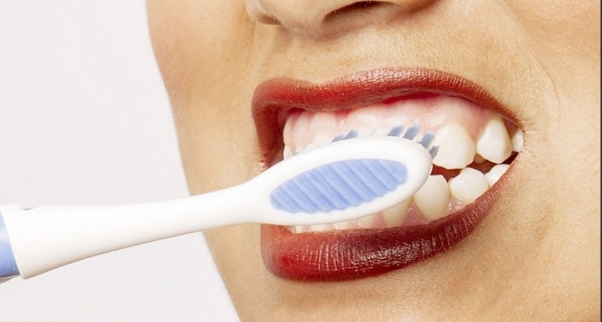 La Anmat prohibió la venta de un conocido dentífrico por causar “lesiones en la boca”