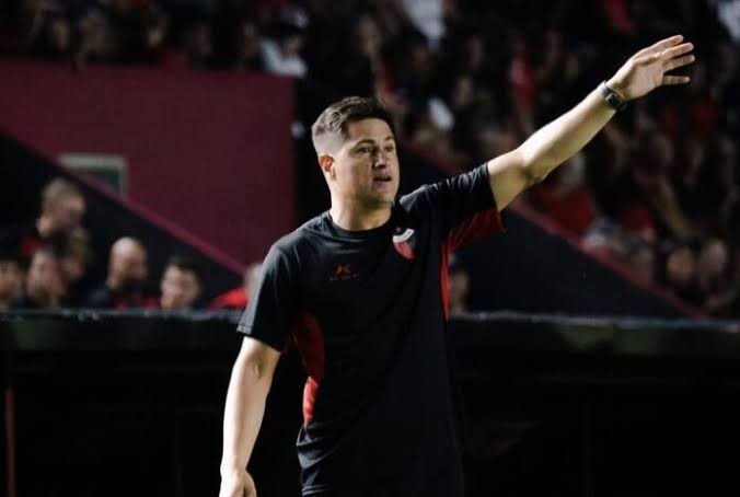 Col&oacute;n: &iquest;qui&eacute;n reemplazar&aacute; a Lago en el equipo titular?