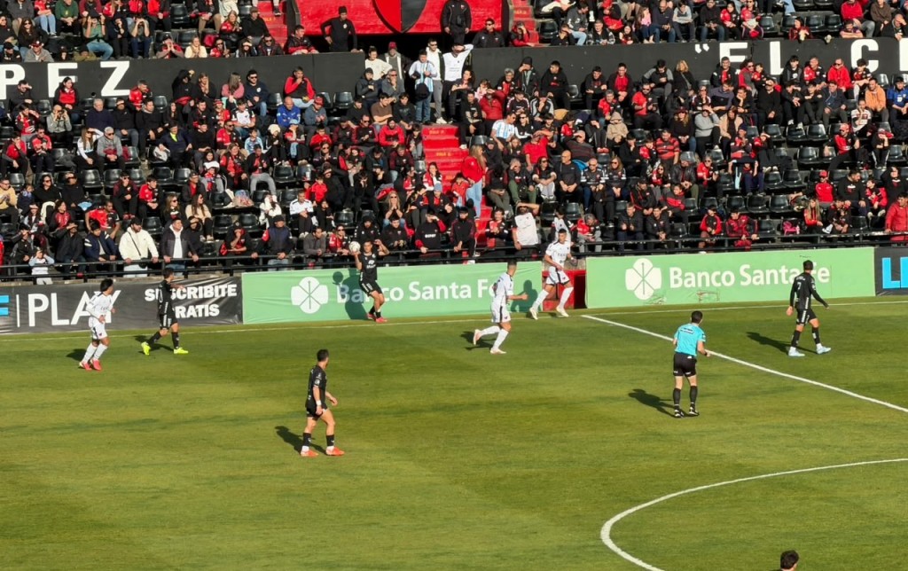 Contundente y eficaz: Col&oacute;n gole&oacute; a Central Norte y qued&oacute; segundo en la tabla